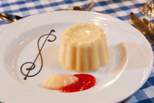 Mousse de Abacaxi: Uma Sobremesa Refrescante